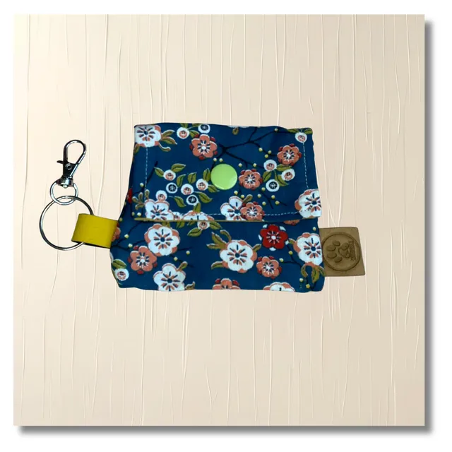 carabidule-pochettes-sacs-crottes-cerisier-pochette-floral image 1