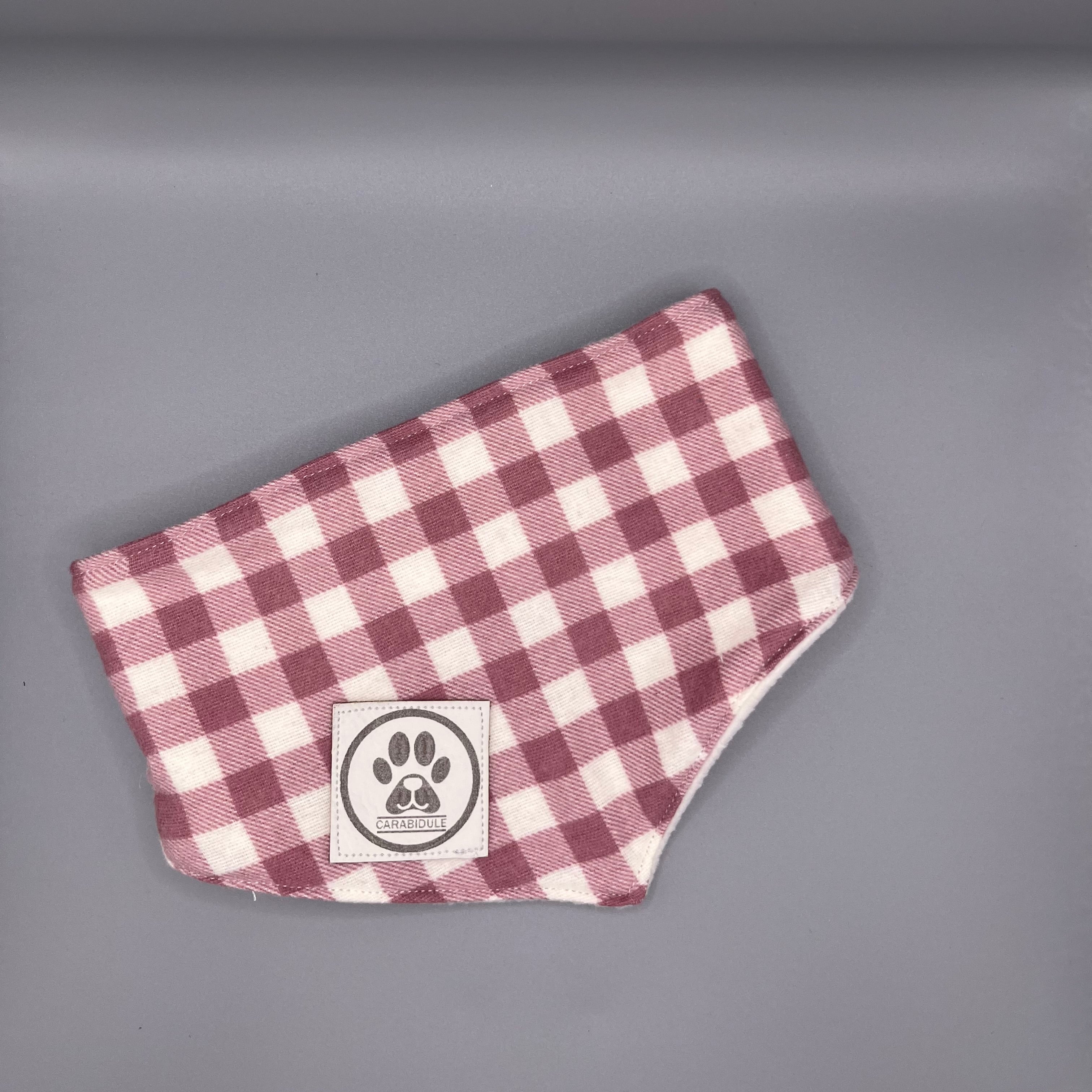 carabidule-les-douillets-bandana-chien-carreaux-rose image 1