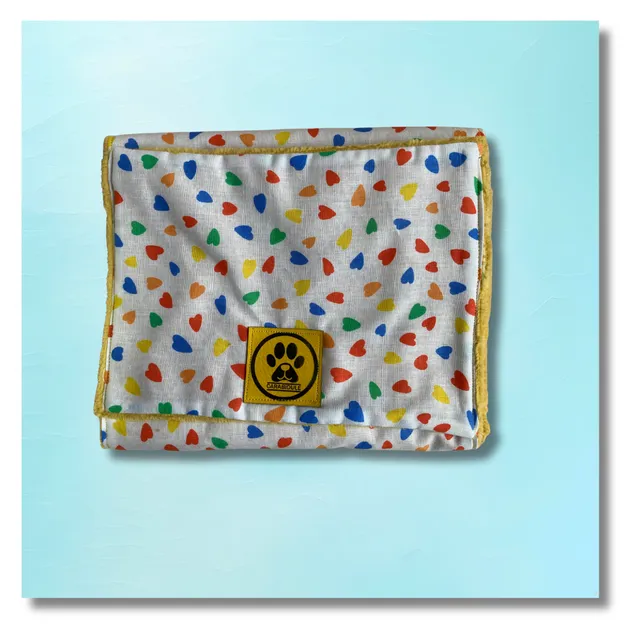 carabidule-serviettes-essuie-pattes-petit-coeur-jaune-serviette-bambou image 1
