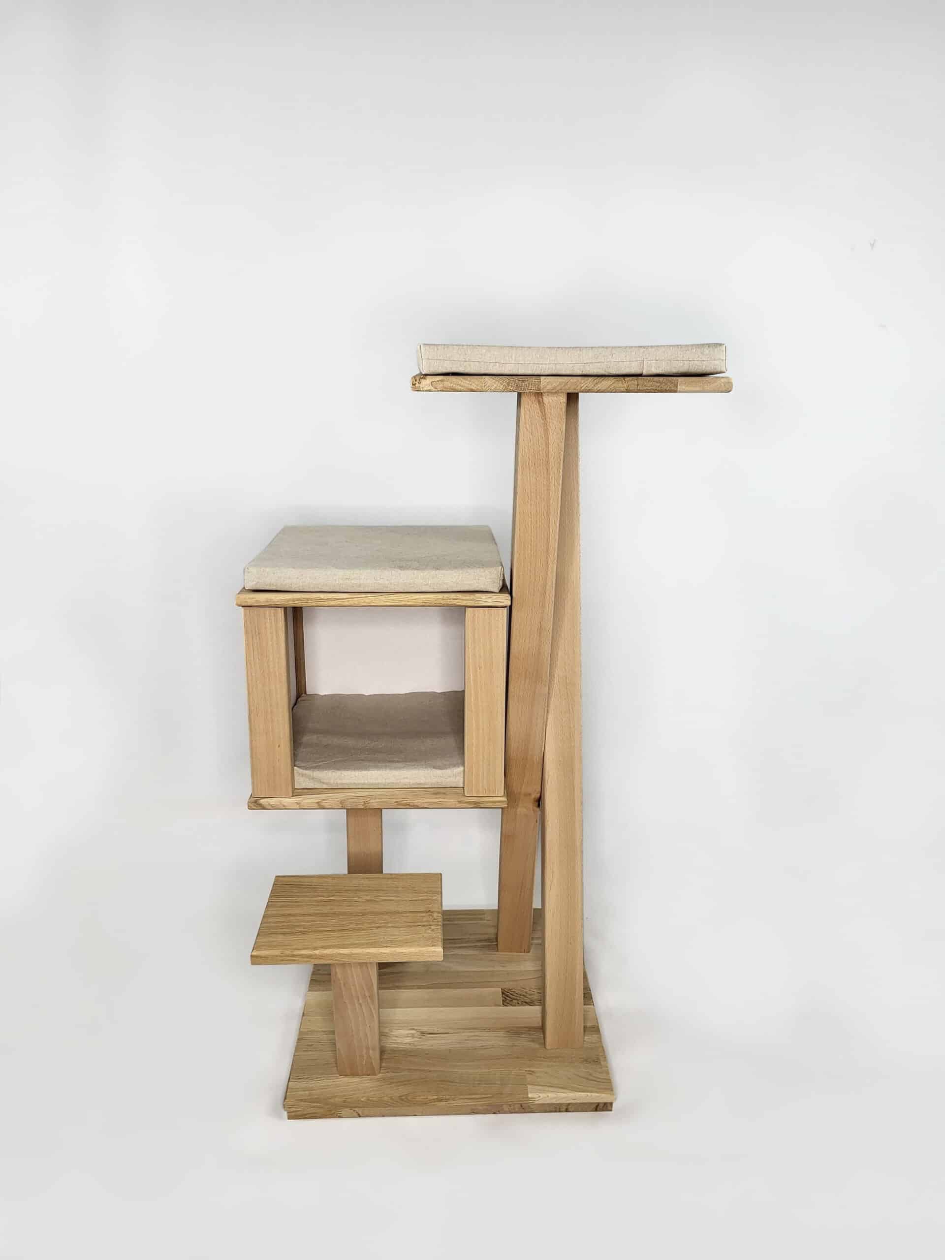 chat-perch-myosotis-arbre-chat-bois-avec-cabane image 3