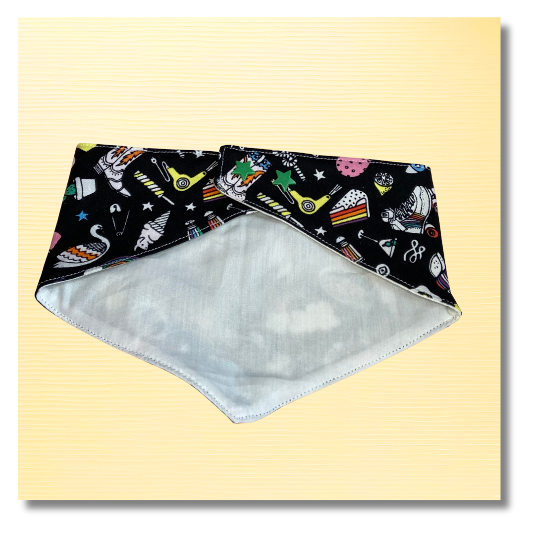 carabidule-les-l-gers-bandana-chien-girly-blanc-r-versible-coton image 2
