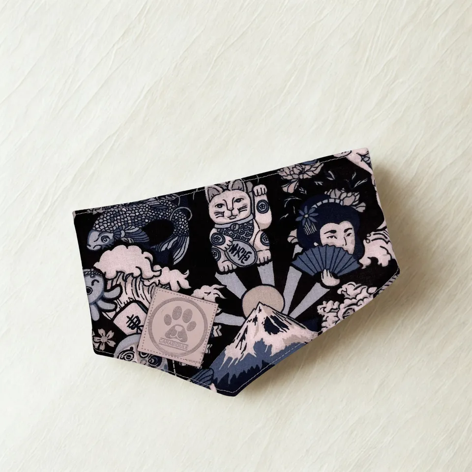 carabidule-les-l-gers-bandana-chien-japon-blanc-r-versible-m image 1