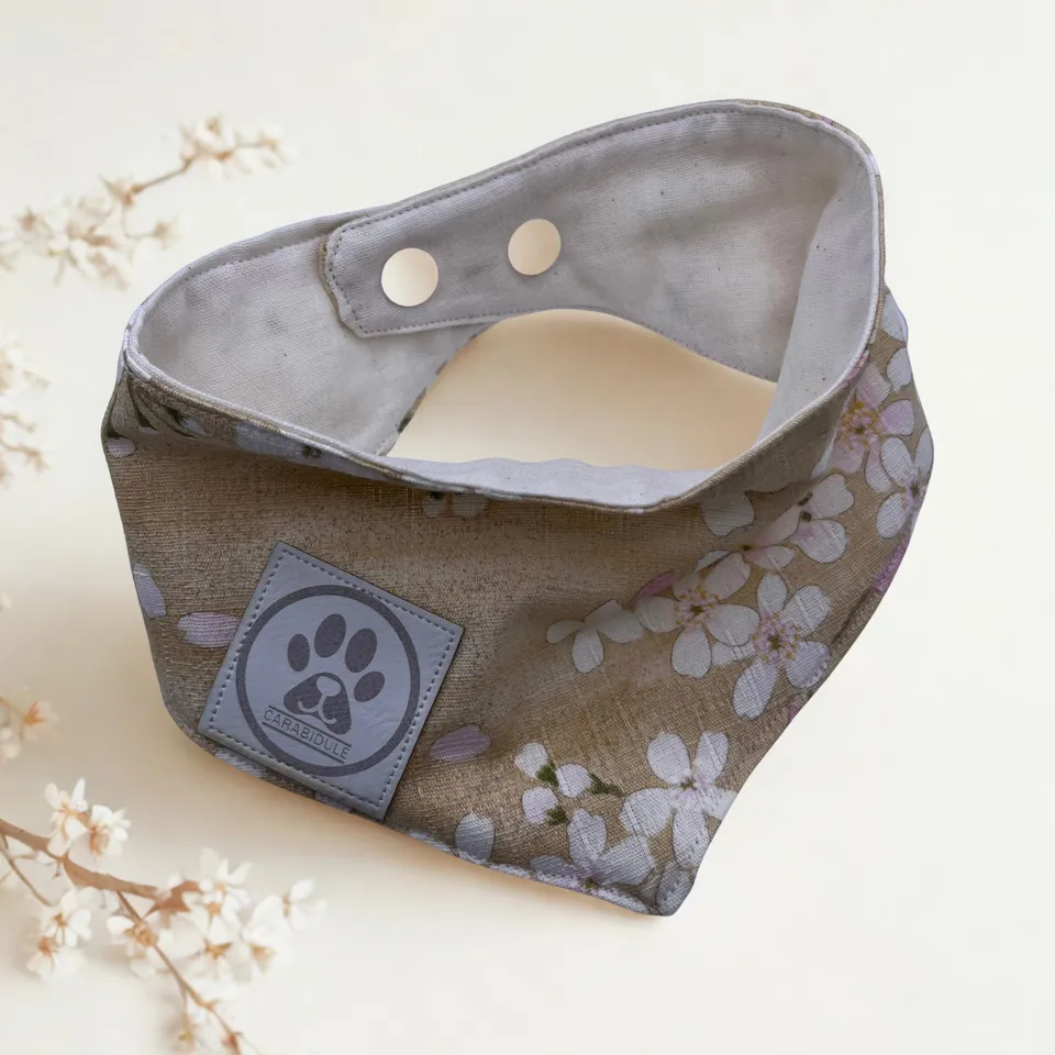 carabidule-les-l-gers-bandana-chien-sakura-beige image 1