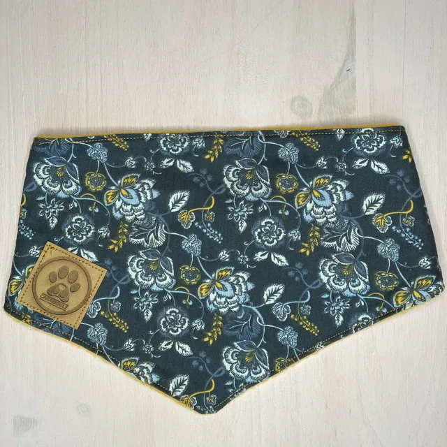 carabidule-les-l-gers-bandana-chien-flower-floral image 1