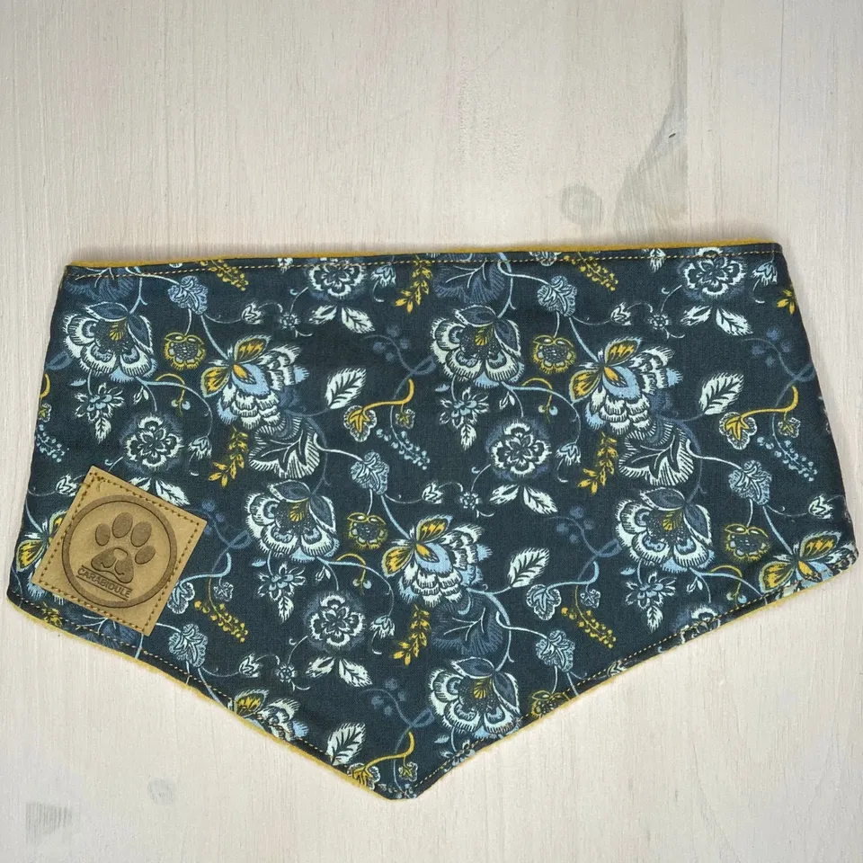 carabidule-les-l-gers-bandana-chien-flower-floral image 1