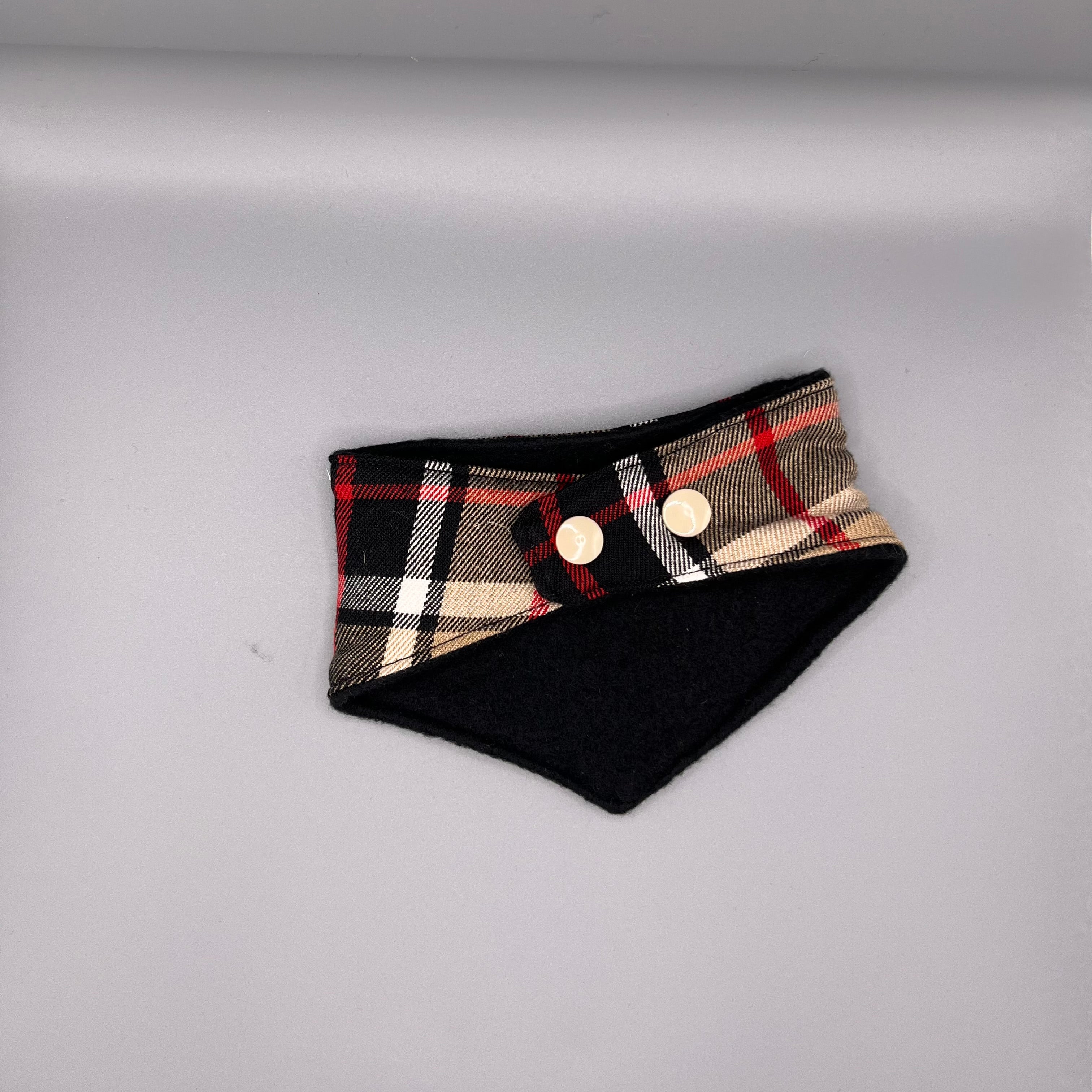 carabidule-les-douillets-carreaux-bandana-chien-polaire-noire-s image 2
